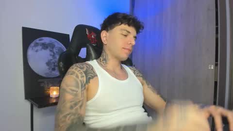 Snapshot of jacobb116 chatting on 11-18-25, 01:00 jacobb116 online show from 11-18-25, 01:00