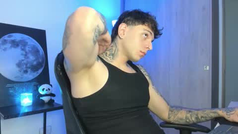 Snapshot of jacobb116 chatting on 11-19-25, 01:05 jacobb116 online show from 11-19-25, 01:05