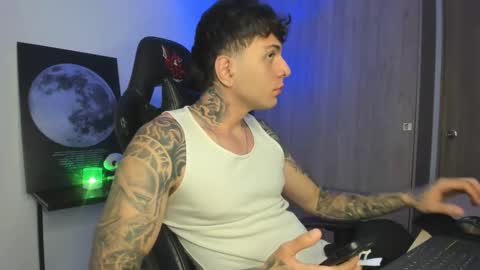 Snapshot of jacobb116 chatting on 11-21-25, 01:26 jacobb116 online show from 11-21-25, 01:26