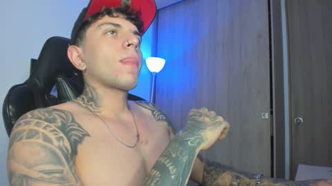 Snapshot of jacobb116 chatting on 11-25-25, 01:16 jacobb116 online show from 11-25-25, 01:16