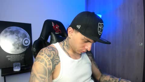 Snapshot of jacobb116 chatting on 12-15-25, 01:10 jacobb116 online show from 12-15-25, 01:10