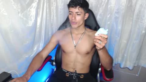 Snapshot of jacobbakerr chatting on 12-14-25, 11:04 Jacobbakerr online show from 12-14-25, 11:04