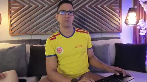 Snapshot of jacobdraven chatting on 06-24-26, 04:44 jacobdraven online show from 06-24-26, 04:44