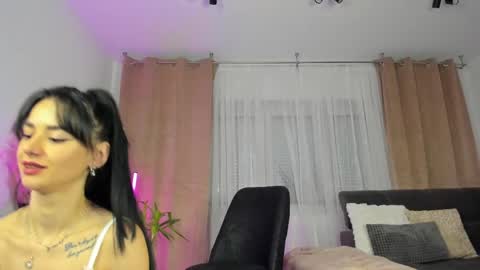 Jacqueline online show from 05-28-26, 02:20