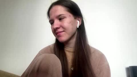 Laura online show from 04-21-26, 06:09