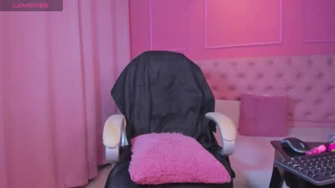 Vanniall online show from 02-15-26, 08:35