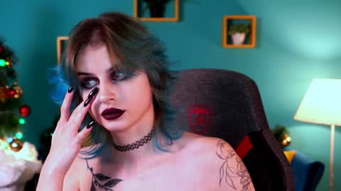 Snapshot of jade_castle chatting on 01-05-25, 03:02 jade_castle online show from 01-05-25, 03:02