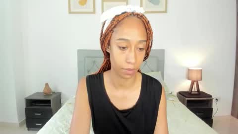 Jade smile online show from 10-29-25, 04:09