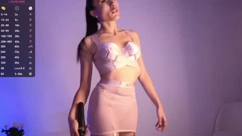 Snapshot of jade_paris chatting on 10-05-25, 11:41 Jade Paris online show from 10-05-25, 11:41