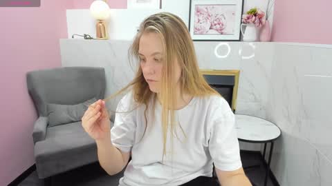 Jade online show from 12-21-24, 09:25