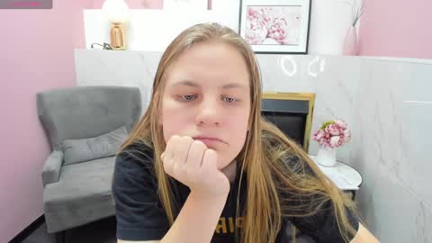 Jade online show from 01-26-25, 12:37