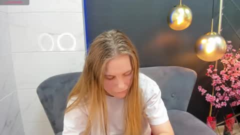 Jade online show from 02-16-25, 07:49