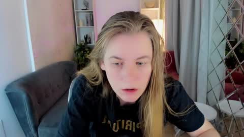 Jade online show from 10-26-25, 02:12