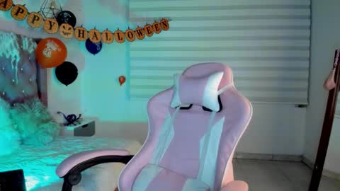 Jade online show from 10-30-25, 02:46