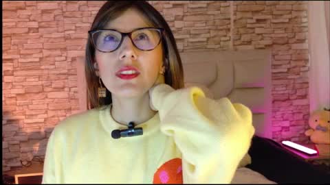 jade white  online show from 04-27-26, 04:27