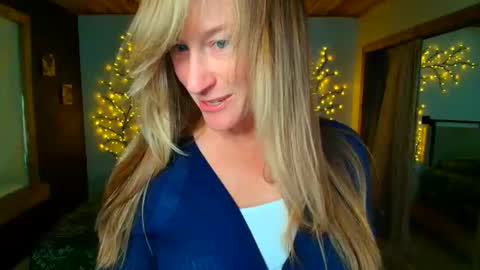 jadeamaryllis_ online show from 04-09-26, 03:28