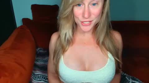 jadeamaryllis_ online show from 04-17-26, 03:42