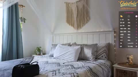 Jade online show from 12-30-24, 11:26