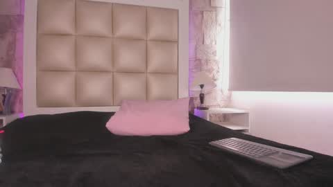 Snapshot of jadeestudios chatting on 01-10-25, 04:30 jadeestudios online show from 01-10-25, 04:30