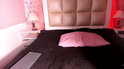 Snapshot of jadeestudios chatting on 02-24-25, 10:58 jadeestudios online show from 02-24-25, 10:58