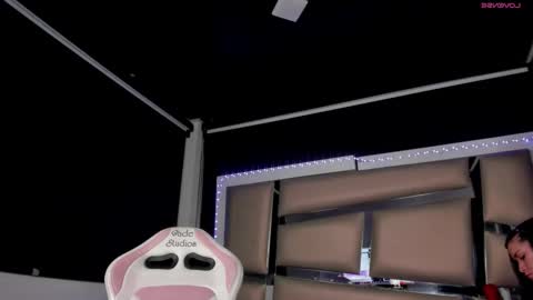 Snapshot of jadeestudios chatting on 09-12-25, 02:11 jadeestudios online show from 09-12-25, 02:11