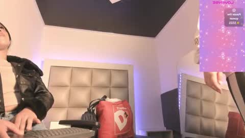 Snapshot of jadeestudios chatting on 09-15-25, 11:54 jadeestudios online show from 09-15-25, 11:54