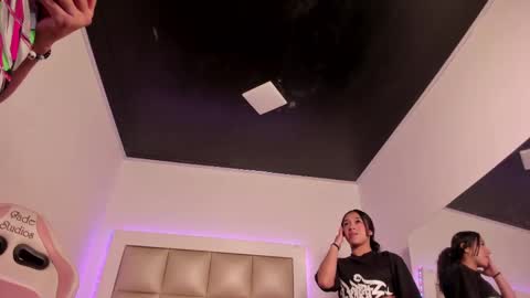 Snapshot of jadeestudios chatting on 09-16-25, 12:06 jadeestudios online show from 09-16-25, 12:06