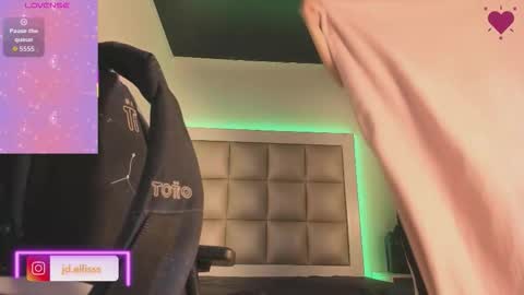 Snapshot of jadeestudios chatting on 09-29-25, 12:10 jadeestudios online show from 09-29-25, 12:10