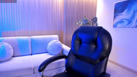 JADE EVANS online show from 12-14-24, 06:09