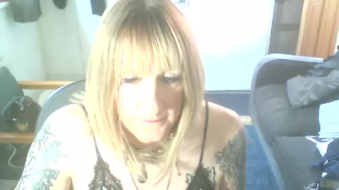 Snapshot of jadeladyboyminx chatting on 07-20-26, 10:50 Jademinx online show from 07-20-26, 10:50