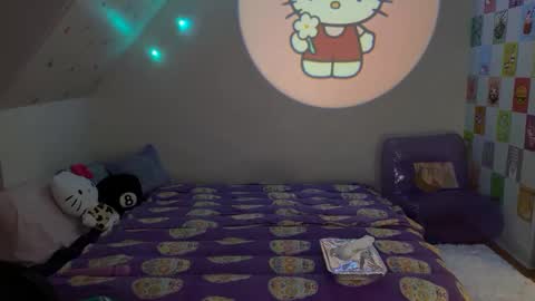 Jade online show from 02-10-25, 01:03