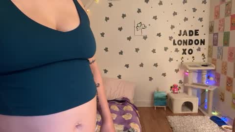 Jade online show from 03-11-25, 01:48