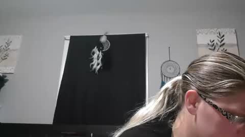 JadeLuv online show from 12-17-25, 01:33