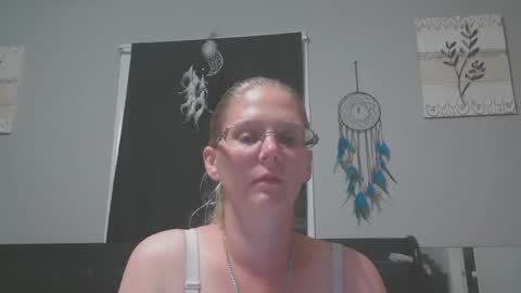 JadeLuv online show from 04-21-26, 01:42