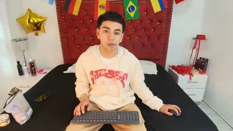 Jaden and Sofia  online show from 07-09-26, 02:59
