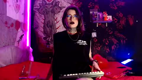 Snapshot of jadepoarch chatting on 11-16-25, 03:45 Alex and Venus online show from 11-16-25, 03:45