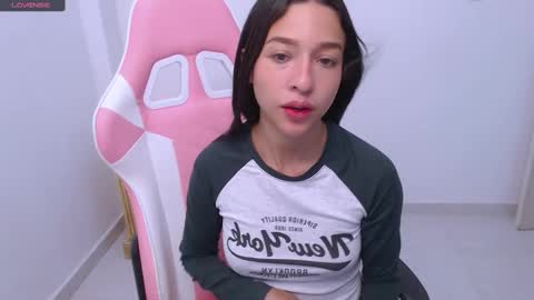 Snapshot of jadesunny chatting on 12-10-24, 08:51 JADE 3 online show from 12-10-24, 08:51