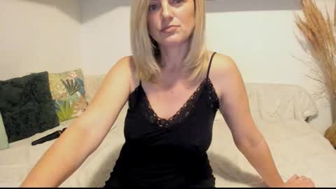 elena online show from 11-12-25, 02:45