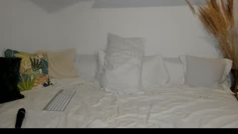 Snapshot of jadore_able82 chatting on 02-14-26, 03:14 elena online show from 02-14-26, 03:14