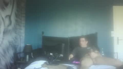 Snapshot of jag8637 chatting on 02-14-25, 01:40 jag8637 online show from 02-14-25, 01:40