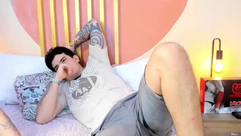 Snapshot of jake_and_nicolee chatting on 01-18-26, 07:50 Jake And Nicole online show from 01-18-26, 07:50