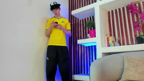 Snapshot of jake_cruzz chatting on 06-18-26, 04:35 Jake online show from 06-18-26, 04:35