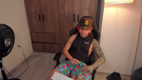 Snapshot of jake_pons chatting on 05-15-26, 09:38 Jake Pons online show from 05-15-26, 09:38