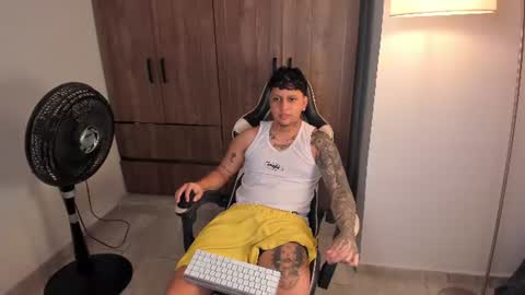 Snapshot of jake_pons chatting on 06-20-26, 05:43 Jake Pons online show from 06-20-26, 05:43