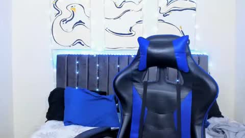 Hi guys im new 3 online show from 12-03-24, 06:06