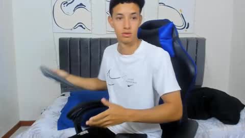 Hi guys im new 3 online show from 12-07-24, 04:36