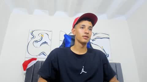 Hi guys im new 3 online show from 12-18-24, 07:52