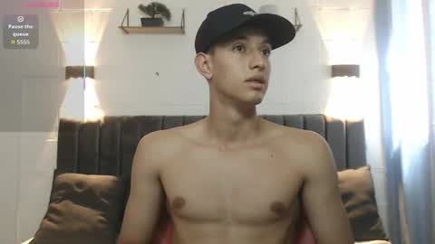 Hi guys im new 3 online show from 09-22-25, 06:32