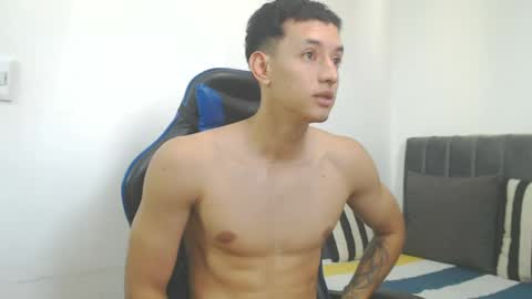 Hi guys im new 3 online show from 04-25-26, 02:14