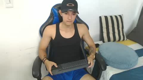 Hi guys im new 3 online show from 06-10-26, 05:12